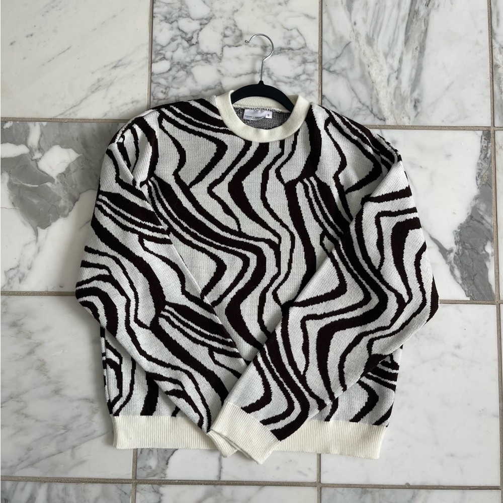 Sisters & Seekers abstract sweater - Picture 4 of 4